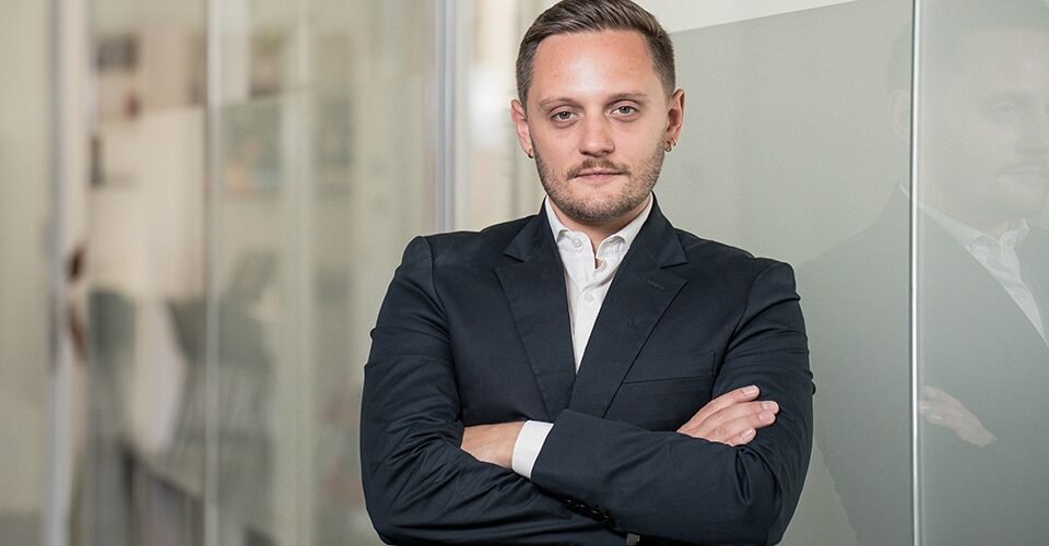 Connectivity and Data Consumption Impact our Game Selection and User Experience - Corentin Budny.